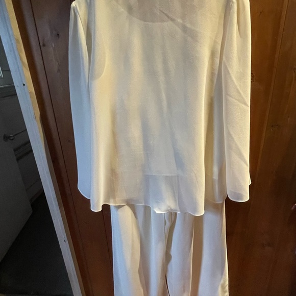 BelliSima Fashion three piece pantsuit. Size 18. Colour Ivory. - Picture 2 of 7